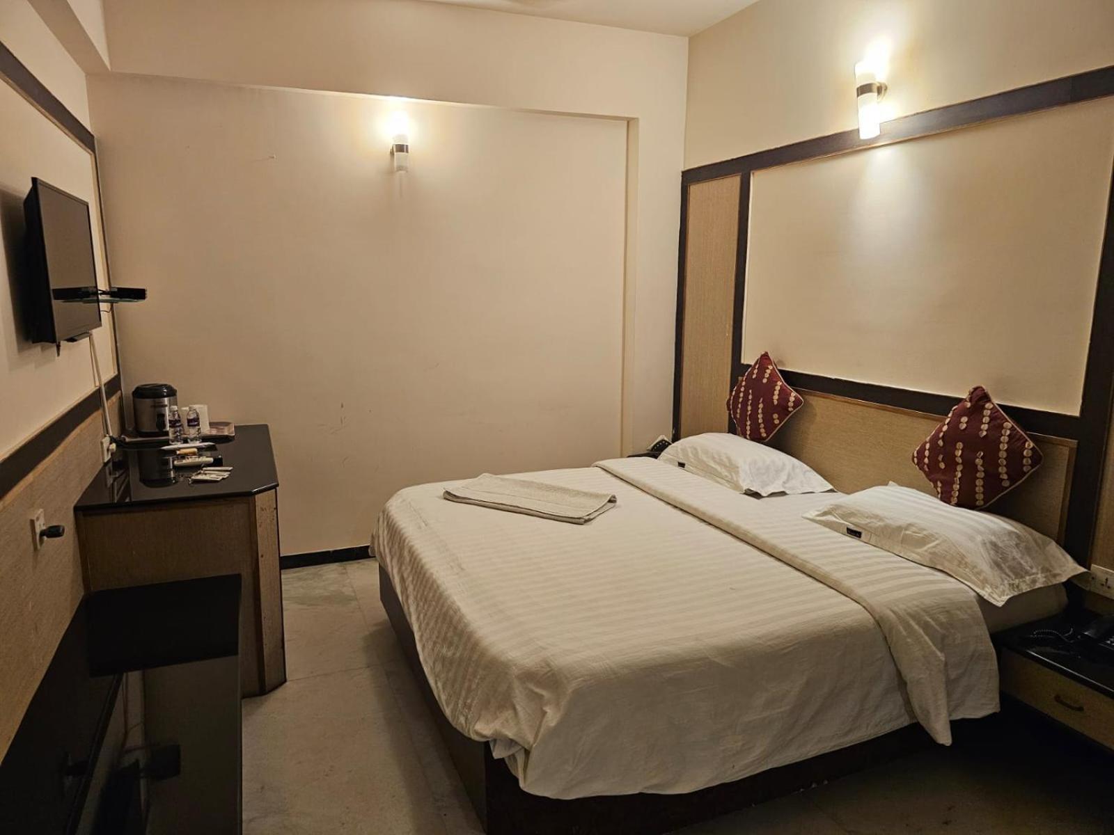 Hotel Merilin Erode Kültér fotó