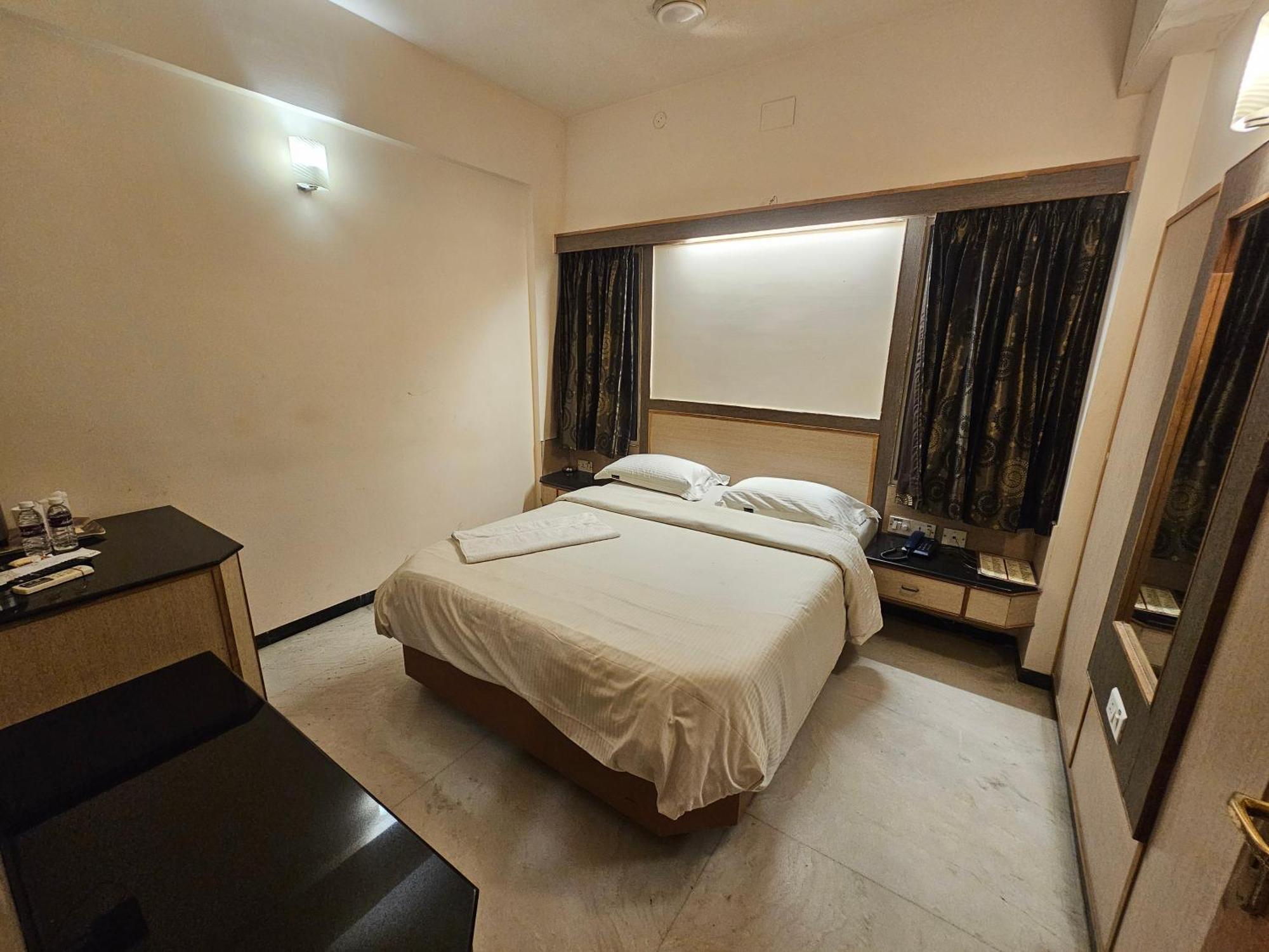 Hotel Merilin Erode Kültér fotó
