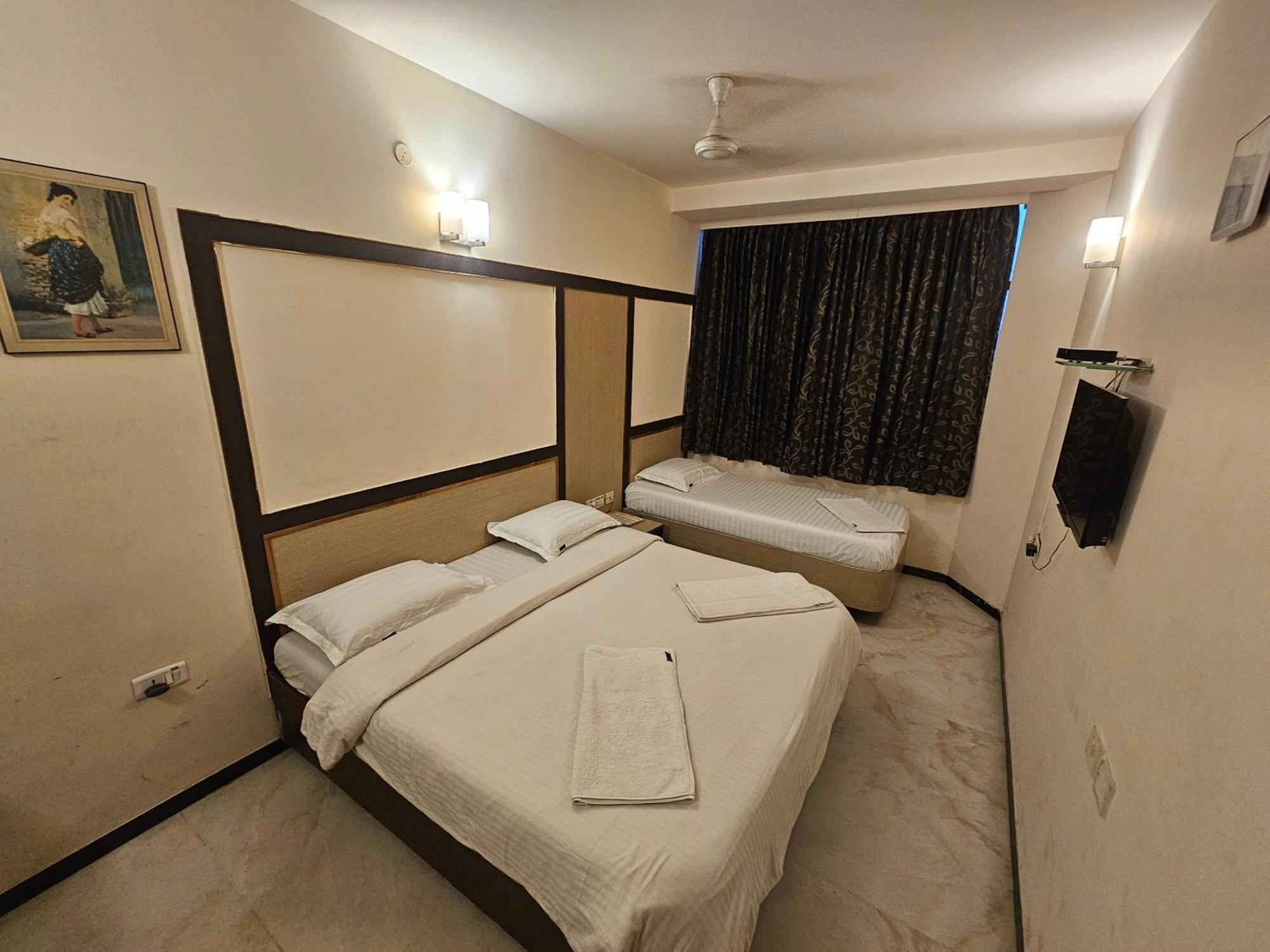 Hotel Merilin Erode Kültér fotó